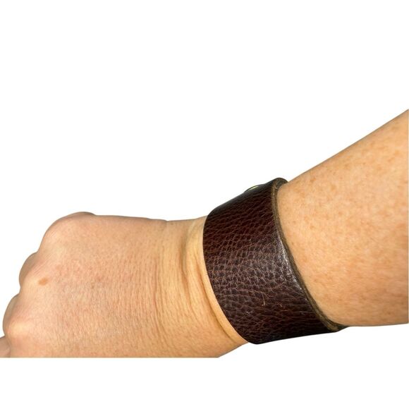 Nordstrom leather band with snap bracelet - Picture 1 of 6